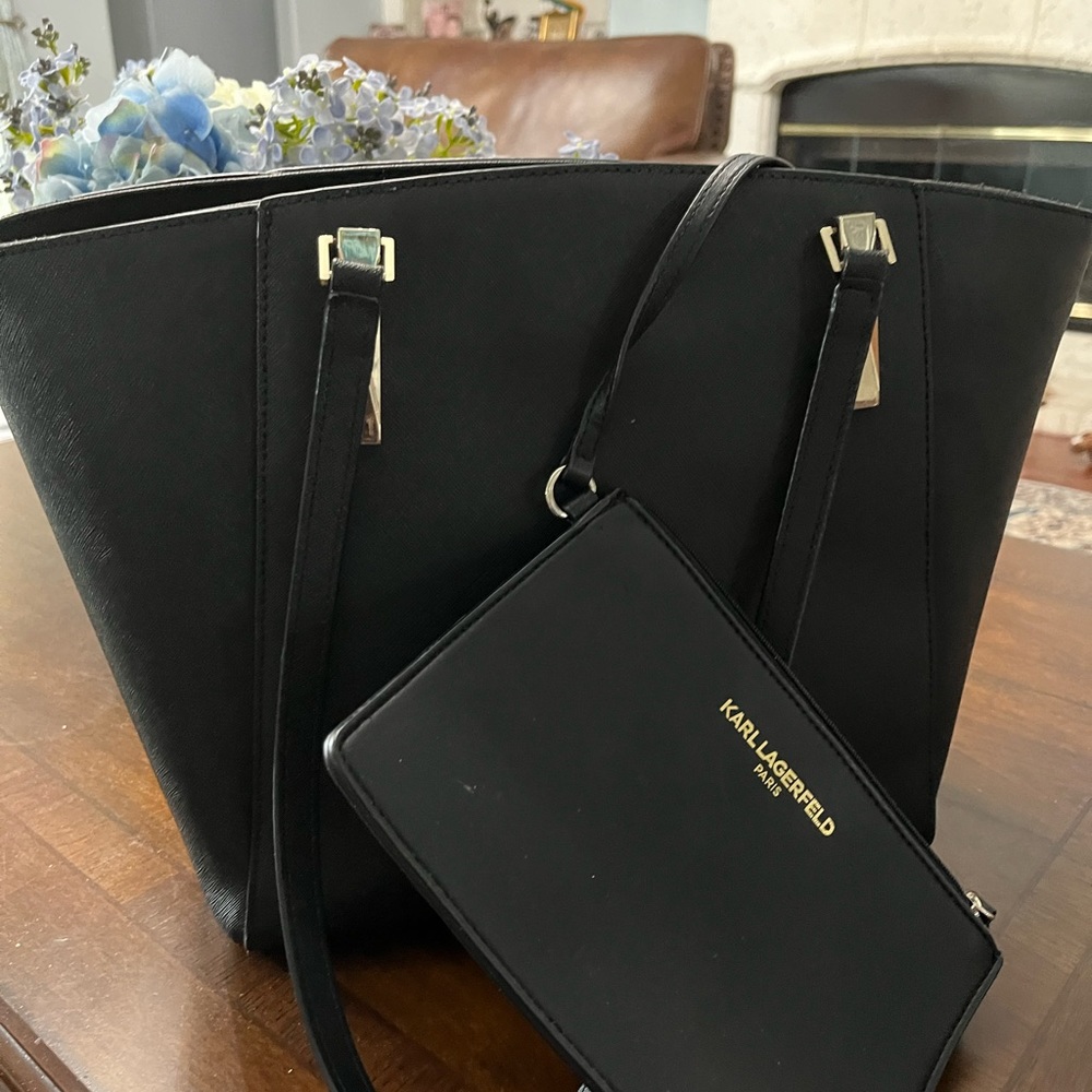 Karl Lagerfeld black leather hand bag. - Picture 2 of 10